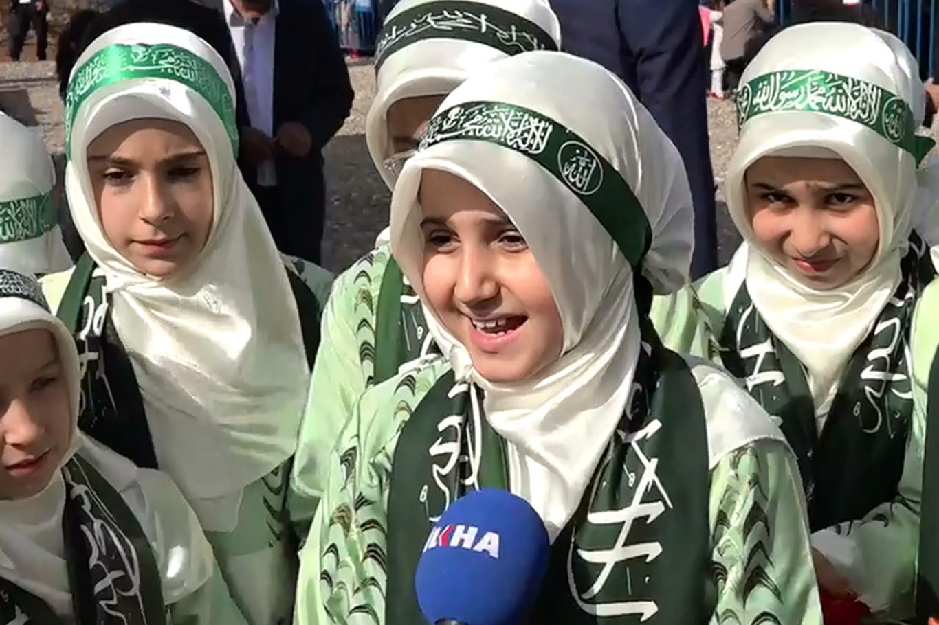Kız çocukları Kutlu Doğum etkinliklerine renk katıyor Kız çocukları Kutlu Doğum etkinliklerine renk katıyor